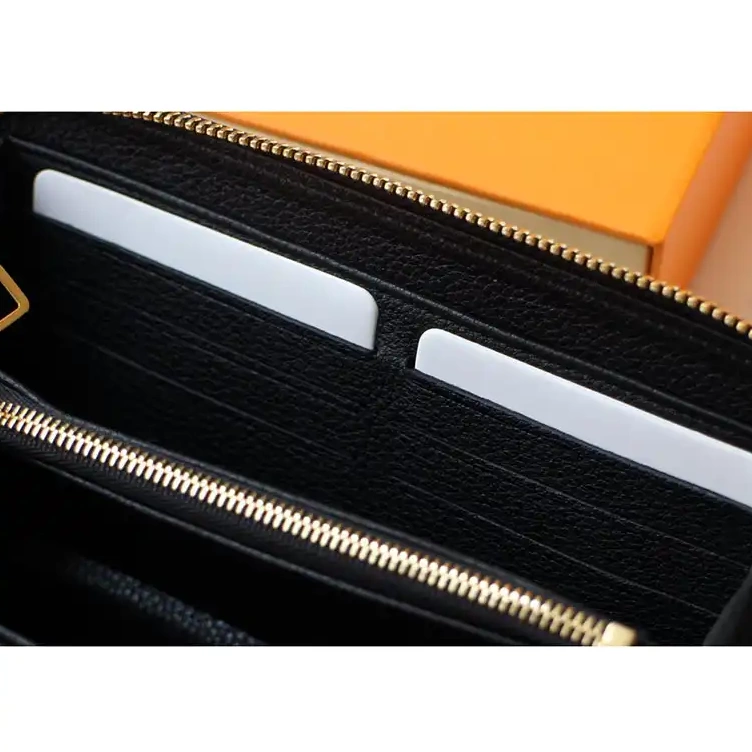 LV Bags 208B570081 0815